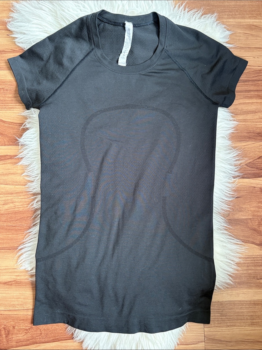 lululemon athletica Women's Black Short Sleeve Tee